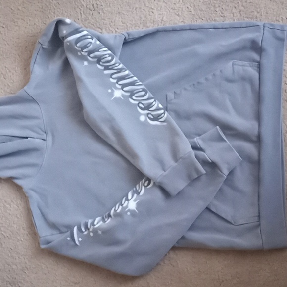 TALENTLESS 💙 - Picture 2 of 5